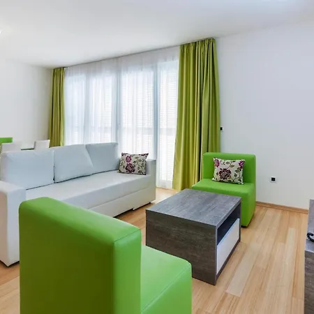 Apartment In Punta Skala With Beachpool *