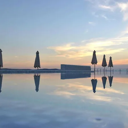 In Punta Skala With Beachpool Апартаменты Петрчане