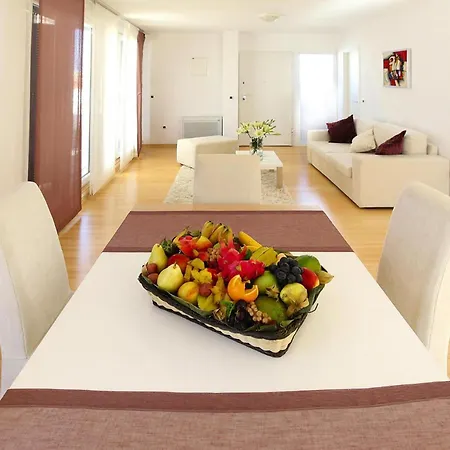 Апартаменты In Punta Skala With Beachpool *